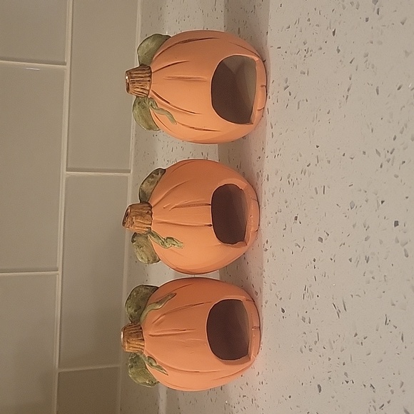 3 adorable, ceramic, tea-light candle pumpkins 🎃 - Picture 2 of 2